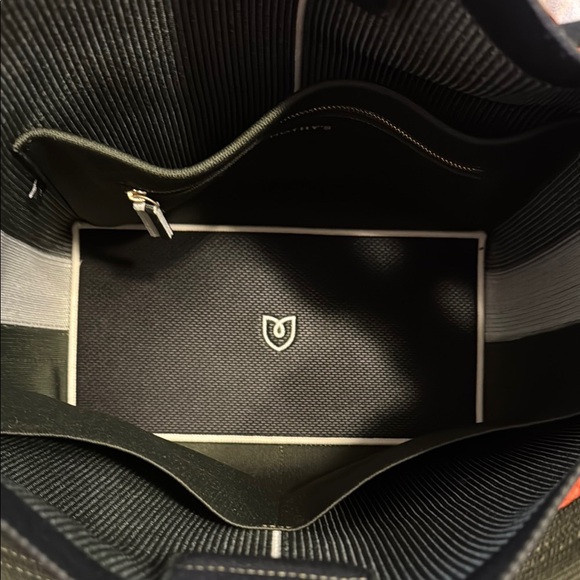 Rothy’s The Bucket Bag in Deep Forest - Picture 2 of 2